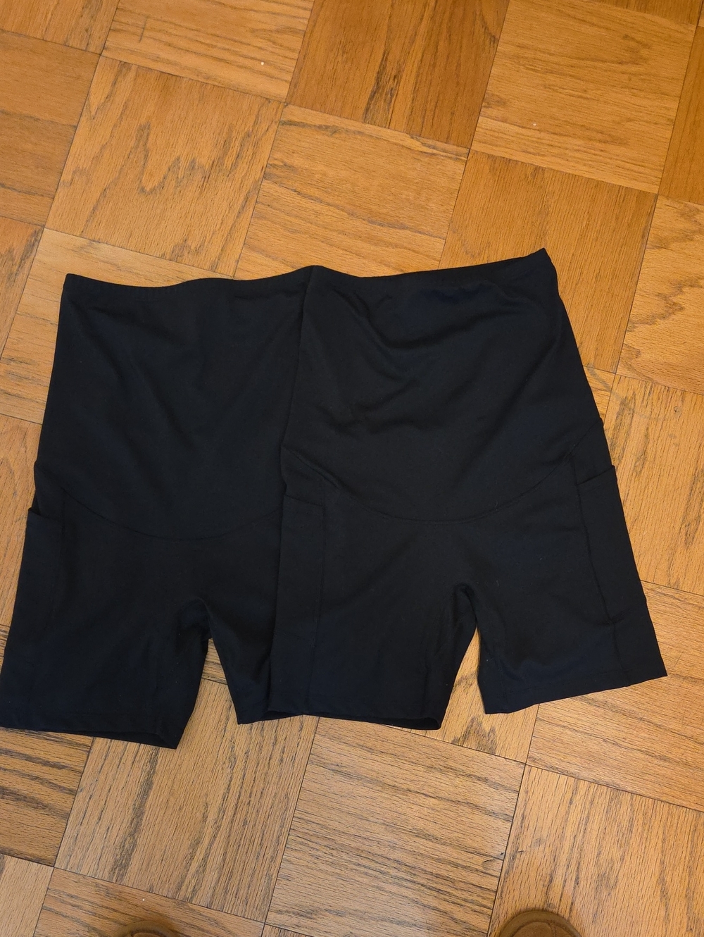 Enerful Women's Maternity Yoga Shorts. 5"